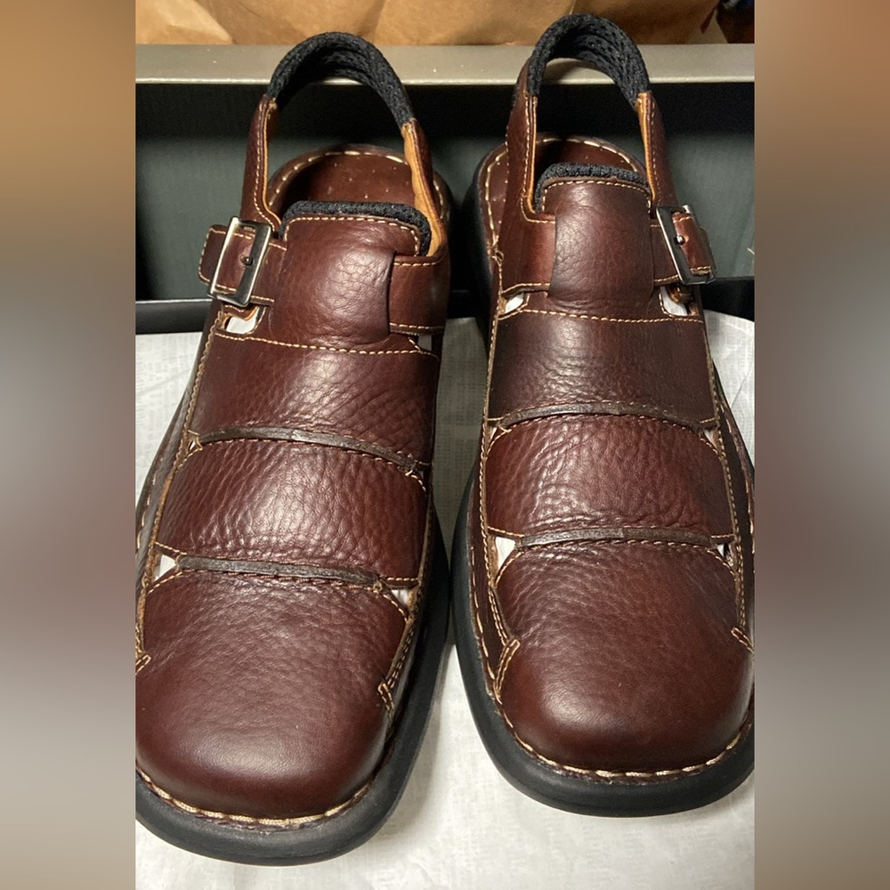 Brand new Johnston & Murphy sandals